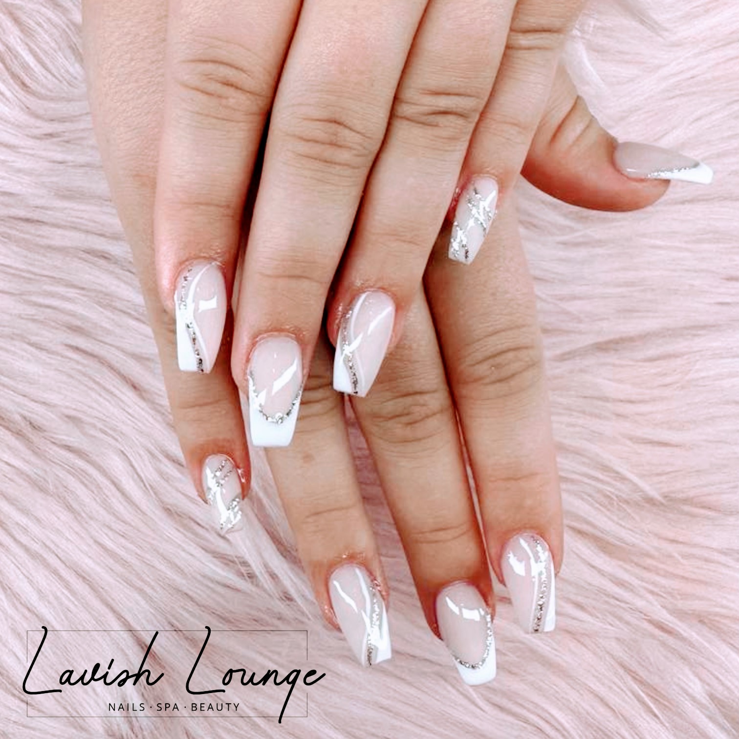 Lavish Lounge gallery image 2