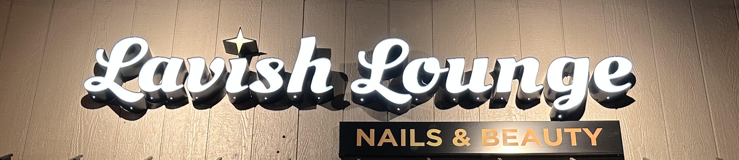 Lavish Lounge interior